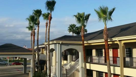 Texas Inn Downtown McAllen - 56