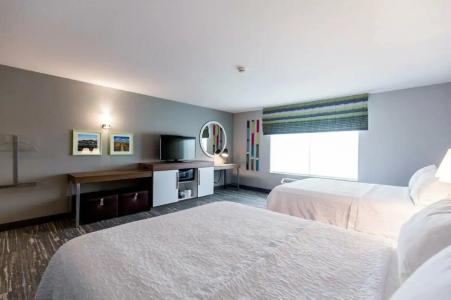 Hampton Inn Bismarck - 68