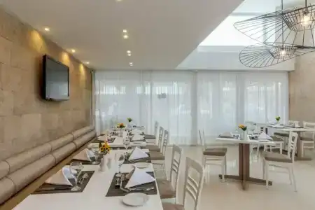 Best Western Plus Plaza - 66