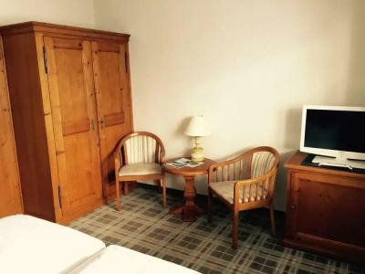 Blaue Gams ***S - 34