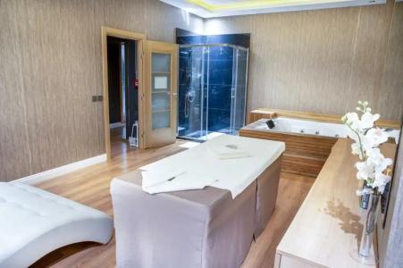 Grand Aras & Suites - 76