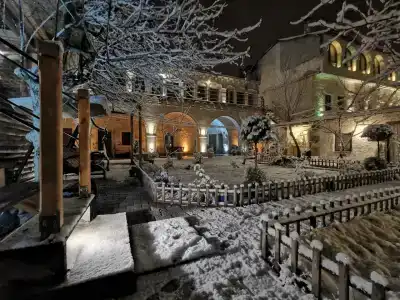 Falcon Cave Suites - 12