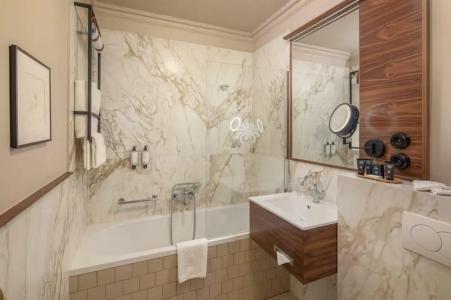 Queen's Court & Residence - 67