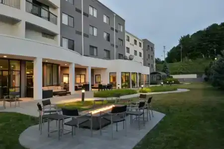 Courtyard by Marriott Harrisburg Hershey - 2