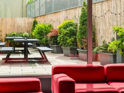 Ibis Barcelona Plaza Glòries 22@ - 23