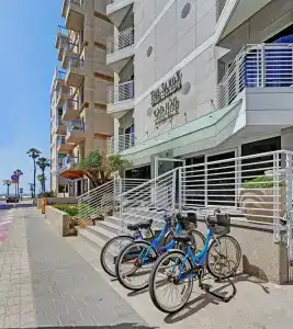Savoy Sea Side