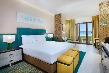 DoubleTree by Hilton Resort & Spa Marjan Island - 12