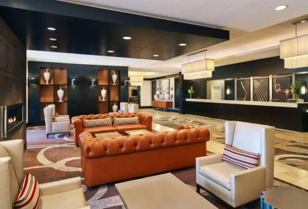 Hilton Kansas City Airport - 10