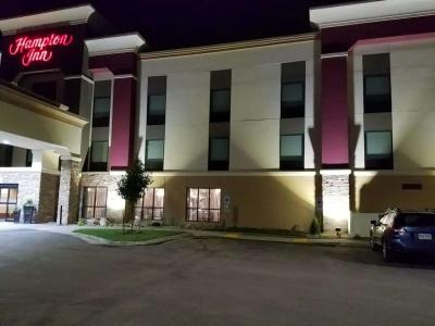 Hampton Inn Bismarck - 16