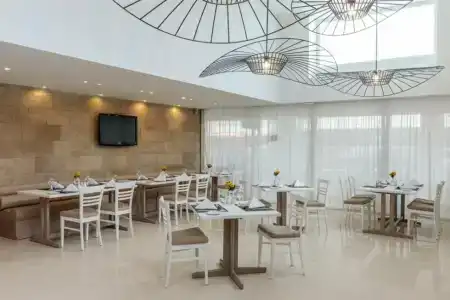 Best Western Plus Plaza - 89