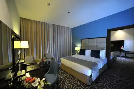 Ramada by Wyndham Abu Dhabi Corniche - 43