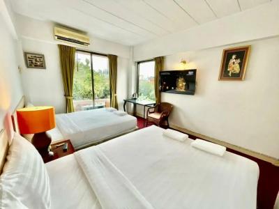 MANGO Lagoon Place - 52