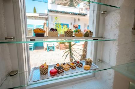 Delight Deluxe & Spa - 12