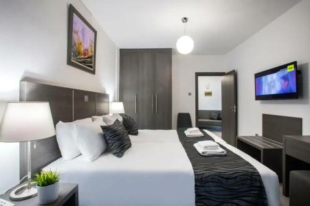 Blazer Residence - 32