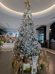 Holiday International - 92