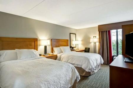 Hampton Inn Norfolk-Naval Base - 26