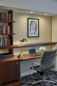 Loews Regency New York - 57