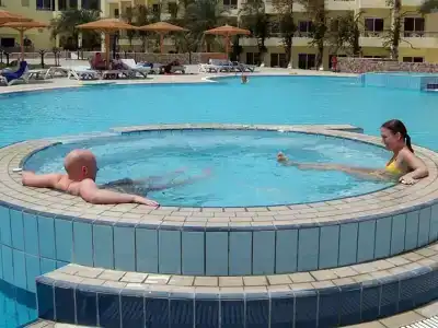 Palm Beach Resort Families and Couples only - 4