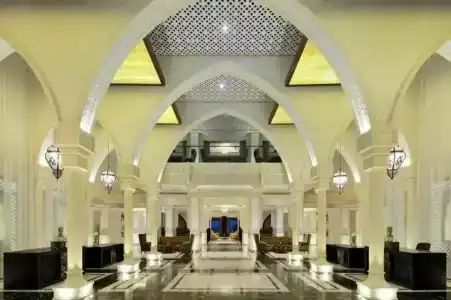 Sheraton Sharjah Beach Resort and Spa - 3