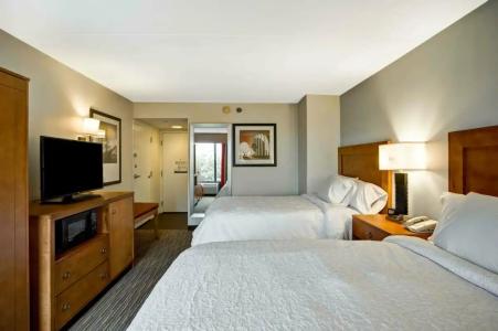Hampton Inn Norfolk-Naval Base - 17
