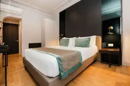 77 Seventy-Seven - Maison D'Art Collection - 21