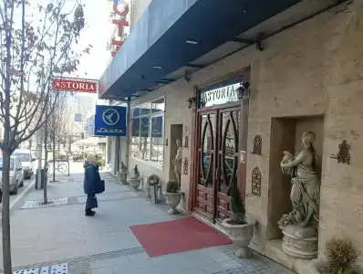 Queen's Astoria Design - 68