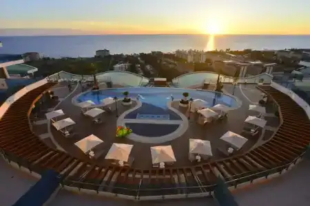 Elite Luxury Suite & Spa - 27