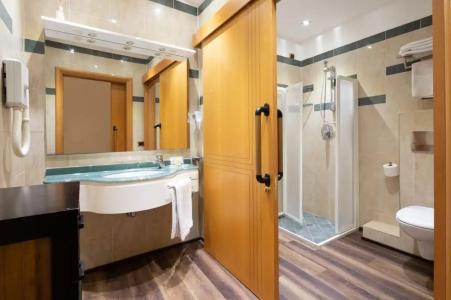 Best Western Maison B - 89