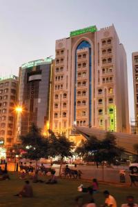Landmark Plaza - 1