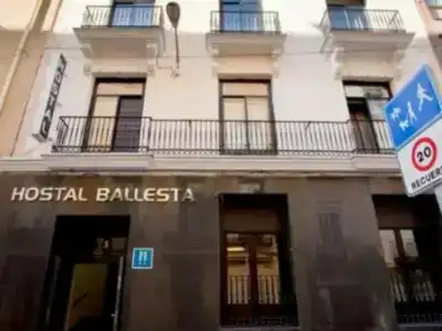 Hostal Ballesta - 17