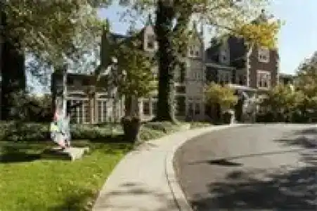 The Glidden House - 30