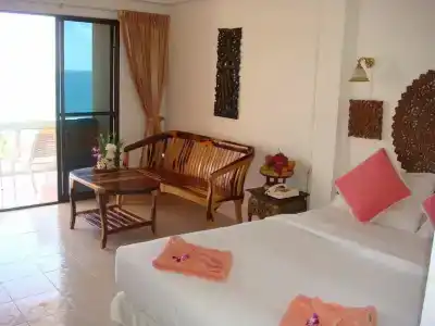 Baan Karon Hill Phuket Resort - 40