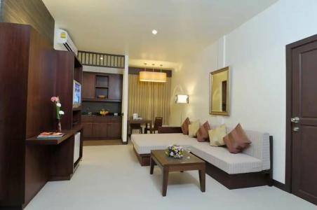 Al's Resort - 83