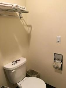 Lincoln Park Motel - 83