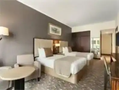 Hawthorn Suites by Wyndham Abu Dhabi City Center - 92