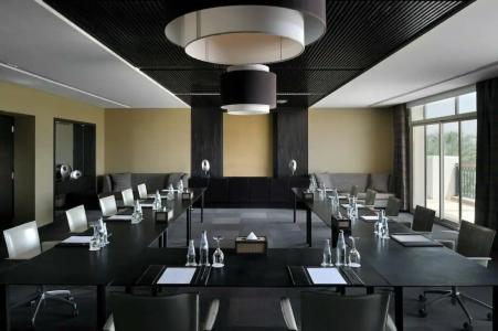 Address Montgomerie - 30