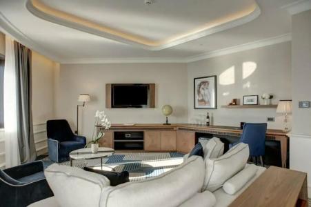 Boutique La Roche - 43