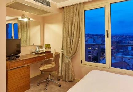 DoubleTree by Hilton Izmir - Alsancak - 45