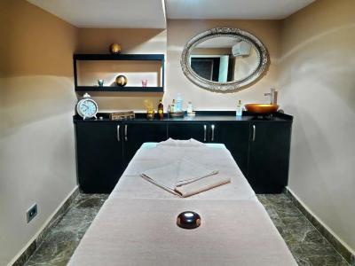 Business Life Boutique & Spa - 33