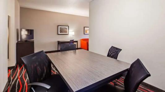 Best Western Plus Tech Medical Center Inn - 37