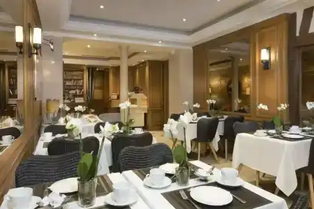 Dauphine Saint Germain - 44