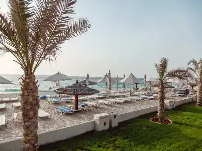 Sharjah Carlton - 87