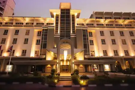 Mövenpick & Apartments Bur Dubai - 20