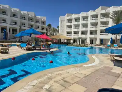 DoubleTree by Hilton Sharks Bay Resort - 15