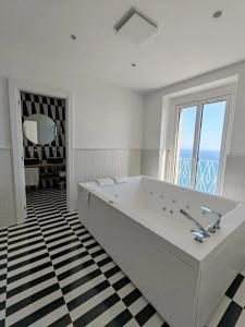 Grand Excelsior - 81