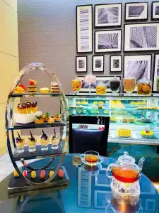 Mövenpick & Apartments Bur Dubai - 12