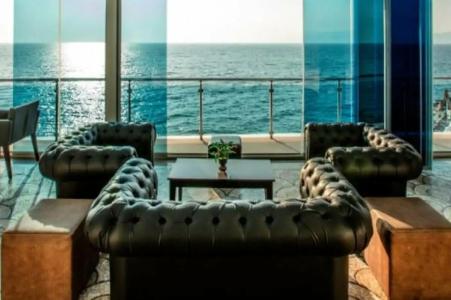 Charisma De Luxe - 28