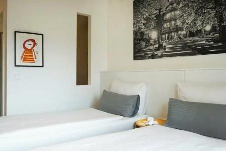 THE FLAG München M. - 20