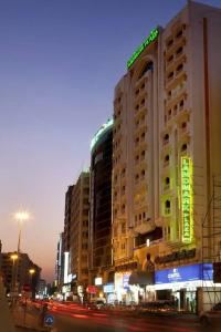 Landmark Plaza - 74