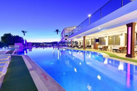 Tropicana Beach - 37